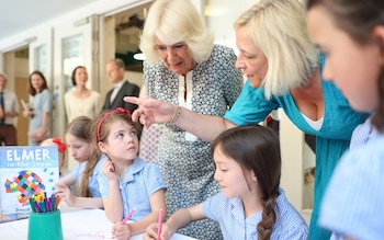 Queen Camilla visits a Reception class and hears a<em></em>bout the 'Shepherd and Sheep' reading initiative