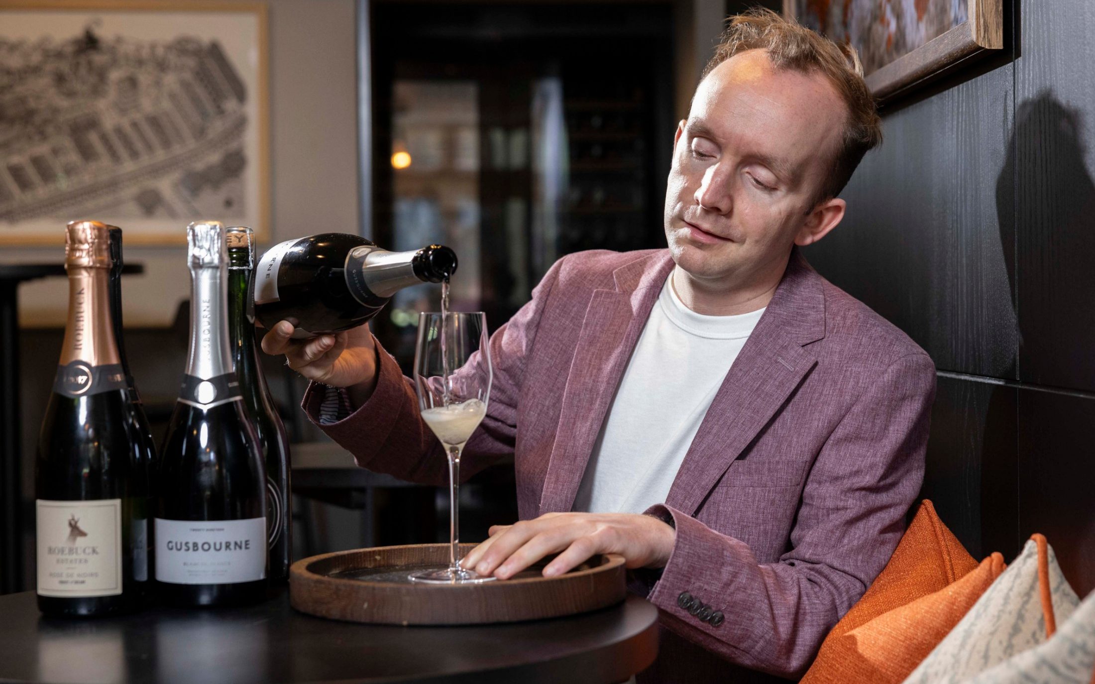 米其林星级餐厅Aulis London用英国起泡酒取代了香槟