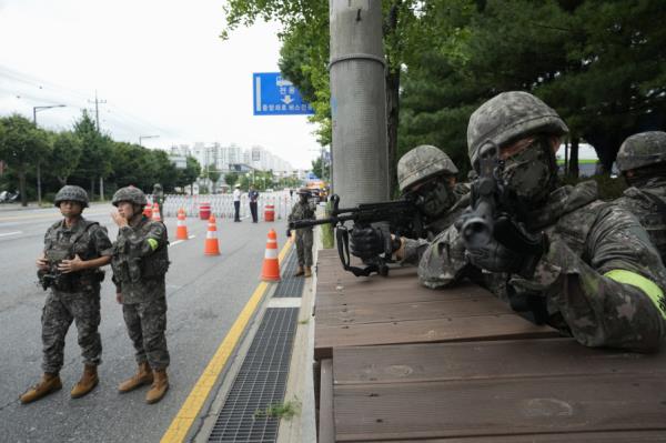 韩国表示，朝鲜再次向边境地区发射了疑似携带垃圾的气球