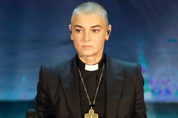 Irish singer Sinead O'Co<em></em>nnor performs during the Italian State RAI TV program 