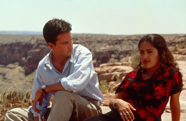 Photo of Matthew Perry and Salma Hayek as Alex and Isable in a scene from 