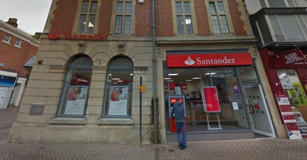 Santander bank on Newdegate StreetNuneato<em></em>nCredit Google