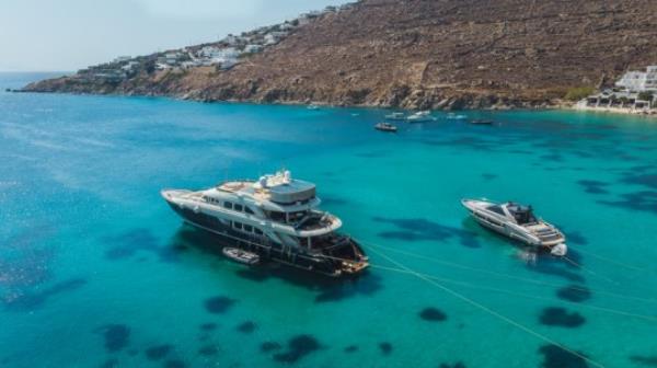 Myko<em></em>nos famous Psarou bay.