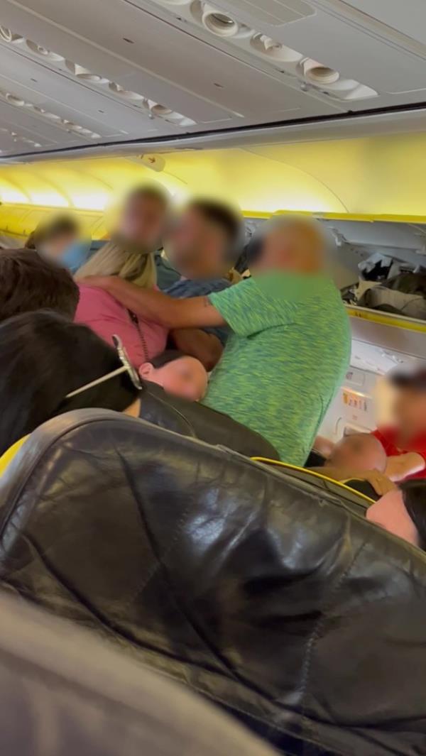 Passengers fighting on Ryanair flight