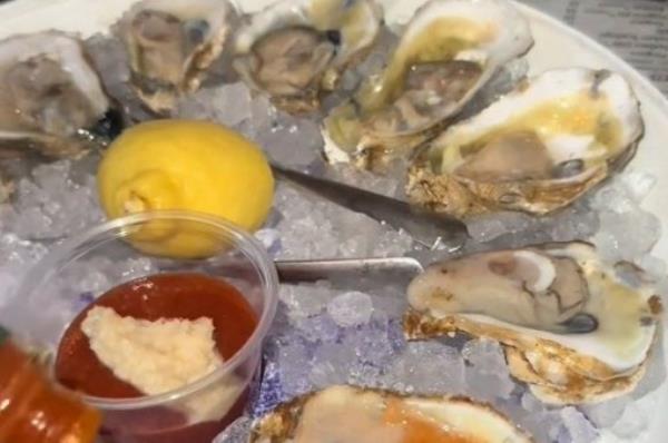 The internet is split on whether to root for a bill-ditching dude or the woman who slurped 48 oysters on a drinks date