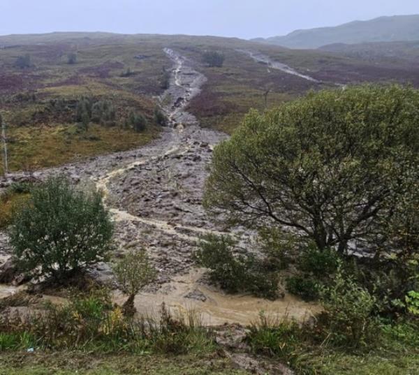 A83 - Several landslides between Butterbridge and Dunoon Junction. (Picture: @NWTrunkRoads)