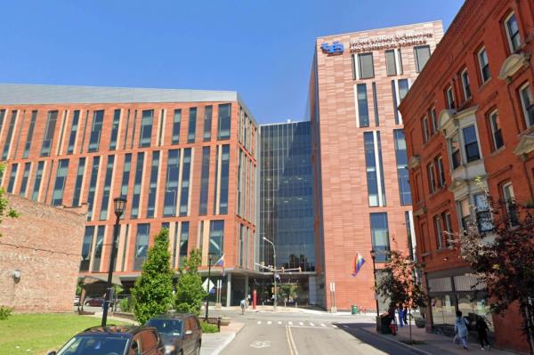 A self-described anti-racism group has filed a federal civil-rights complaint against the State University of New York’s Buffalo of Medicine.</p>

<p>　　