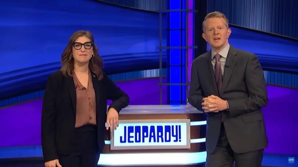 Photo of Ken Jennings and Mayim Bialik. 