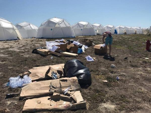 Views from the Disastrous Fyre Festival in Bahamas is a major Fail and canceled as guests who paid ￡10,000 for a trashy unfinished site and canceled performances. This was a far cry from coachella,as people arrived to findto their dissapointment half-built tents, rat droppings, stray dogs wandering around the festival site.
