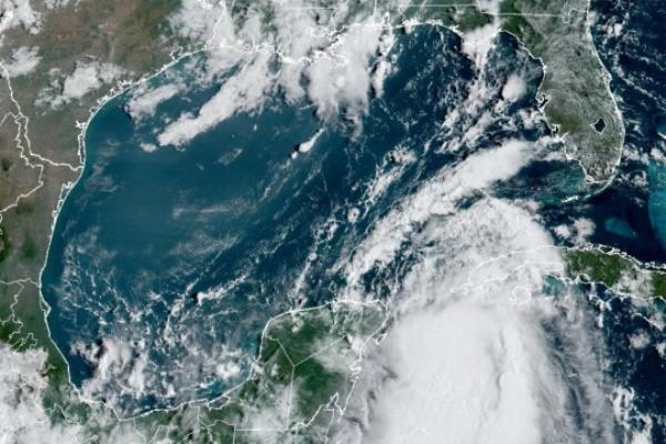 Tropical Storm Idalia makes its way to Cuba and Florida's west coast in a composite image from the Natio<em></em>nal Oceanic and Atmospheric Administration (NOAA) GOES-East weather satellite August 28, 2023. NOAA/Handout REUTERS THIS IMAGE HAS BEEN SUPPLIED BY A THIRD PARTYhttp://www.huioj.com/news/show/107508/File Photo