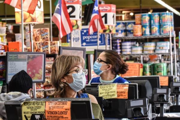More than half of the respo<em></em>ndents to Bloomberg's latest Markets Live Plus survey said perso<em></em>nal co<em></em>nsumption in the US will turn negative come the new year, while another 21% said the reversal will happen in the final quarter of 2023.