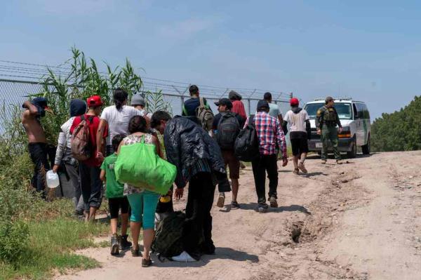Migrants crossing into the Us in Eagle Pass, Texas, in August. 