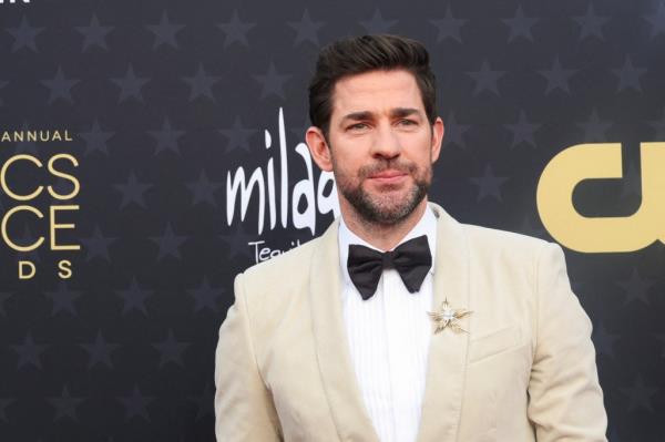 John Krasinski and his pal Ryan Reynolds resurrected an old joke from NBC's hit television show 