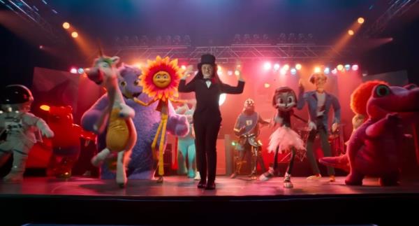 The film, which is set to pop into theatres on May 17, also stars Krasinski, Steve Carell, Emily Blunt, Phoebe Waller-Bridge, Christopher Meloni and several other A-listers. 