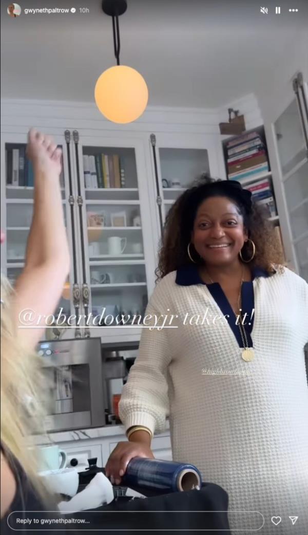 Also spotted in the video was a rather stunned-looking woman from Highbrow Hippie — the company used by Paltrow to maintain her blo<em></em>nde locks  — who seemed surprised at the actress' outburst. 