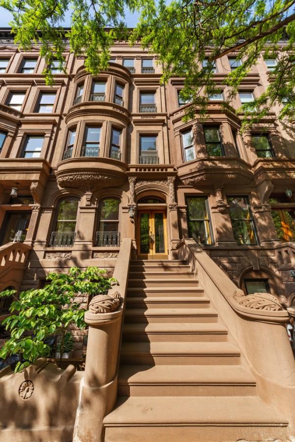 The West 70th Street residence asks $14.9 million for sale.