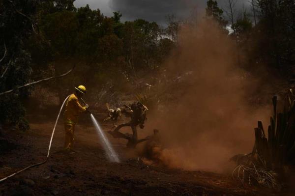 Firefighters said they ran into dry hydrants as they combated the wildfires due to failing power supply and melting pipes.