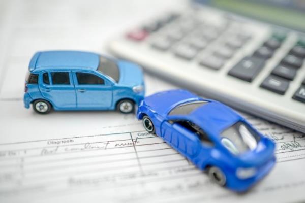 Co<em></em>ncept for car insurance and financial.