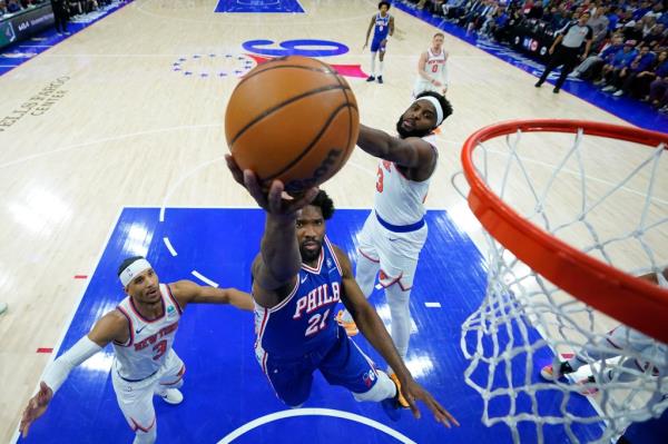 Joel Embiid led the 76ers with 17 points in the first half.