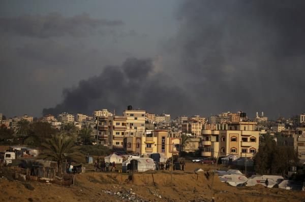 Smoke rises during Israeli military operations in the east of Al Maghazi ans Al Bureije refugee camps, southern Gaza Strip on, 05 January 2024.