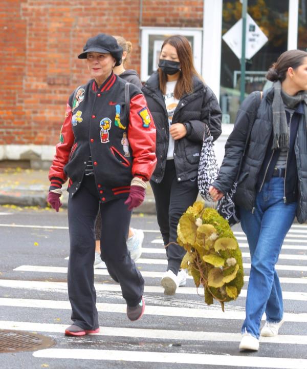 Susan Sarandon walking around NYC. 