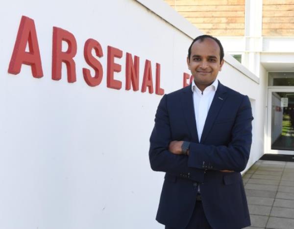 ST ALBANS, ENGLAND - SEPTEMBER 10: Arsenal Chief Executive Vinai Venkatesham at Lo<em></em>ndon Colney on September 10, 2020 in St Albans, England. (Photo by Stuart MacFarlane/Arsenal FC via Getty Images)
