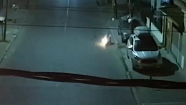 The arso<em></em>nist seen extinguishing the flames ravaging his pants