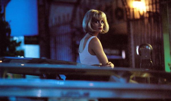 The film, which grossed $463.4 million at the box office, tells the story of Vivan, a prostitute in Los Angeles, who is hired by a wealthy businessman to accompany him to various events over a weekend. 