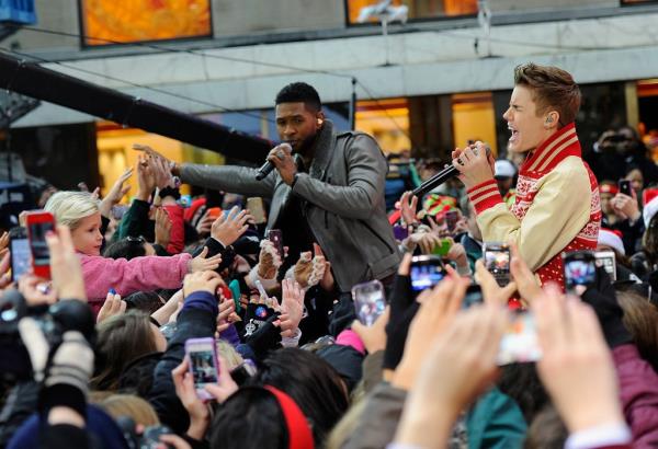 Usher and Justin Bieber performing on NBC's 