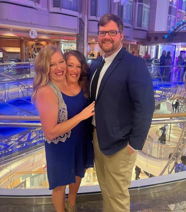 Co<em></em>njoined twin Abby Hensel reportedly failed to list her sister, Brittany, as one of the witnesses for her marriage to army veteran Josh Bowling. 