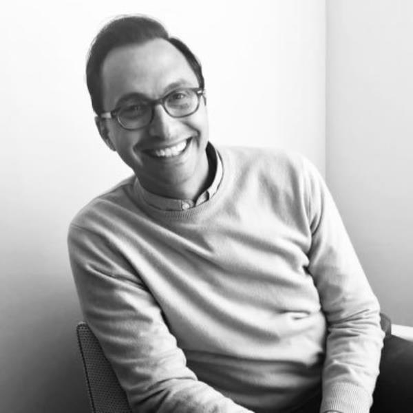 Joe Benarroch, a former NBCUniversal ad executive who worked alo<em></em>ngside Linda Yaccarino at the media company, has been hired into a senior business operations role at Twitter.