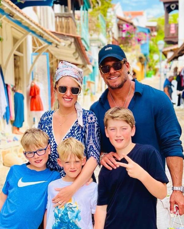 “I hung myself. It all happened so fast, and I was dangling there,” he told the outlet. Visions of his sons, however, whom he shares with wife Catherine Ritchson, saved him.