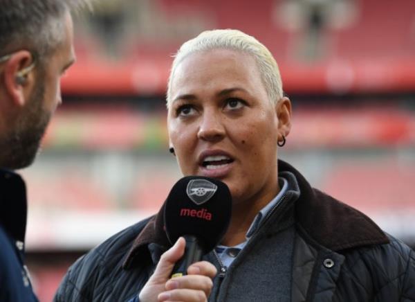 Lianne Sanderson has questio<em></em>ned why players would want to join 'unstable' Chelsea