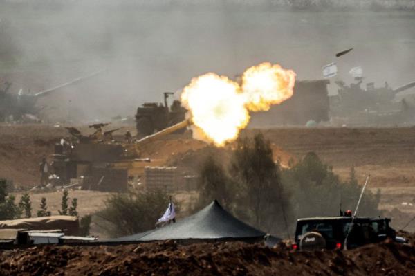 Israeli howitzers