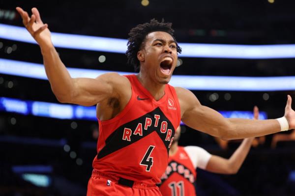 Scottie Barnes complains a<em></em>bout a call during the Raptors' loss to the Lakers.