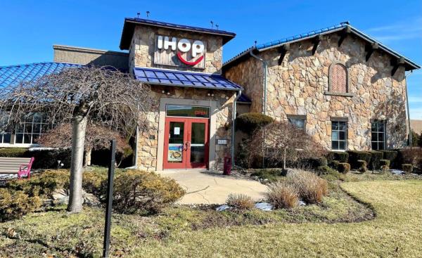  IHOP restaurant 