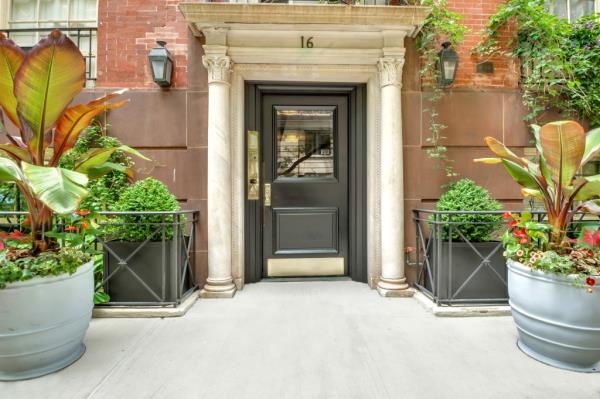 The home occupies 1,600 square feet. 
