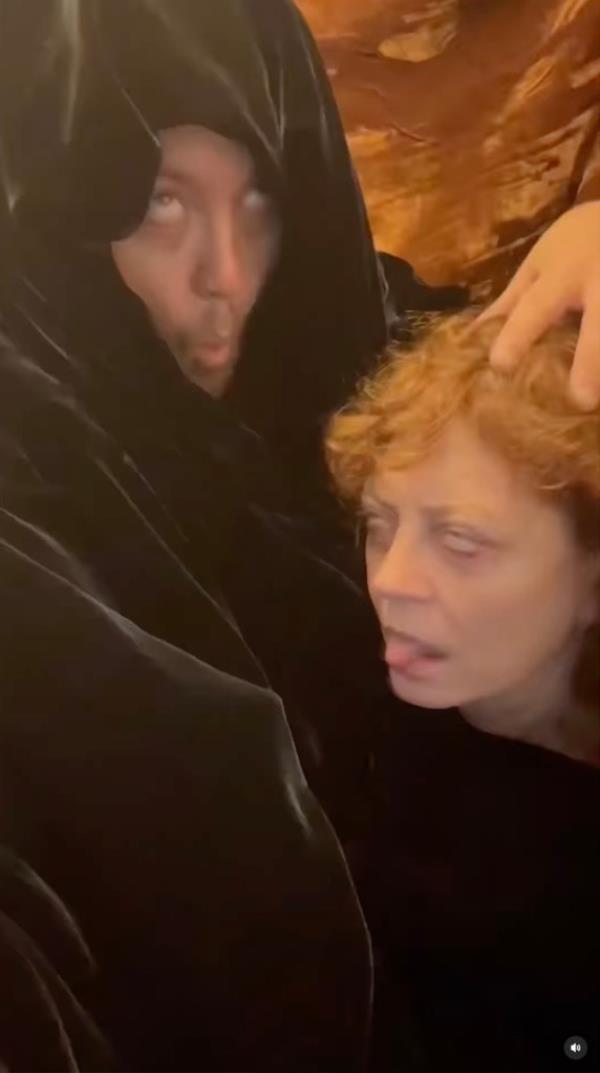 Robbins co<em></em>ncludes the video by telling his followers that after her nap, he puts 
