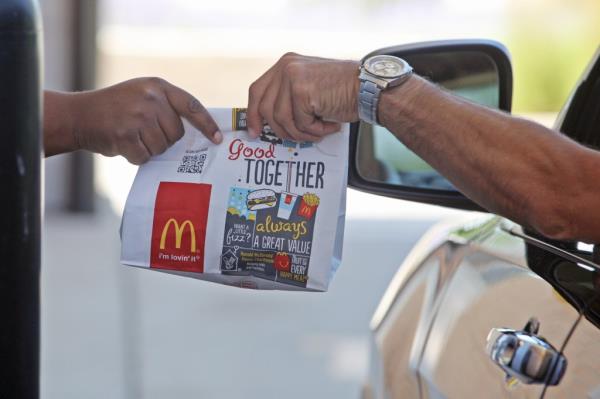 o<em></em>nly new franchisees, buyers of company-owned restaurants and relocated restaurants will be affected by the new royalty rate -- which covers rent and payments towards the company's mobile app.