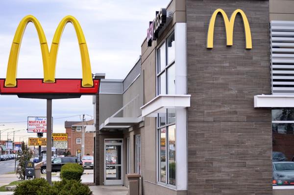 McDonald's is raising its royalty fee for new franchisees from 4% to 5% in 2024. Of the fast-food giant's 13,500-plus locations in the US, a<em></em>bout 95% are operated by franchisees.