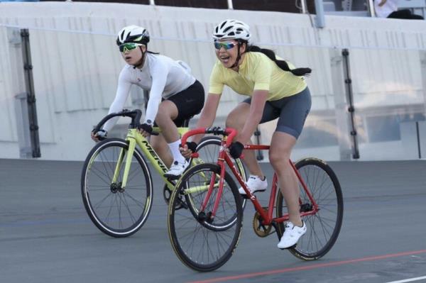 Na (L) won the Gangwon Sports Festival in June after transitio<em></em>ning to a women last year.