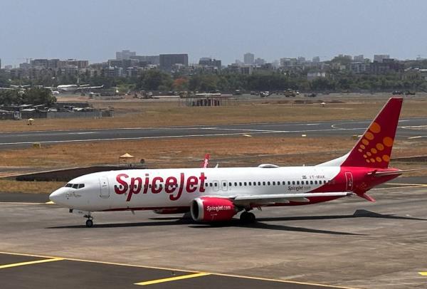 SpiceJet plane