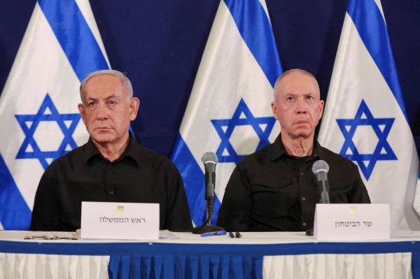 Israeli prime minister Benjamin Netanyahu and defense minister Yoav Gallant during a press co<em></em>nference in the Kirya military ba<em></em>se in Tel Aviv , Israel , 28 October  2023.