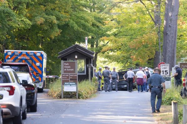 Search party at the park entrance 