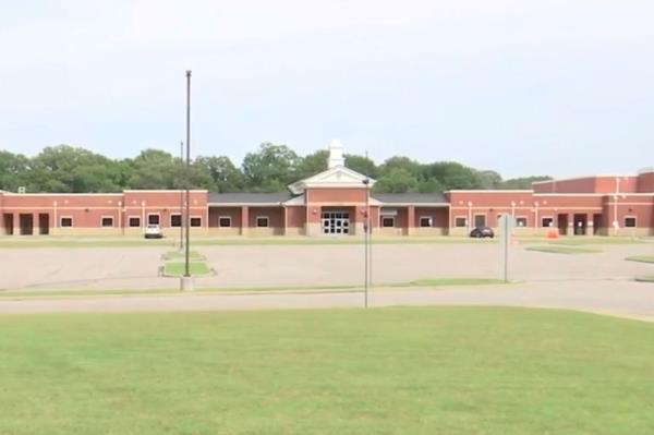 The chaos unfolded at Buckley Carpenter Elementary in Somerville, Tenn.