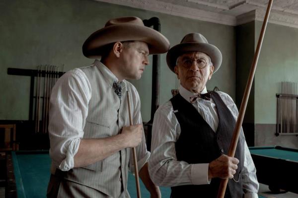Leo<em></em>nardo DiCaprio took extra precautions for his spanking scene with Robert De Niro in Killers of the Flower Moon by wearing butt padding.