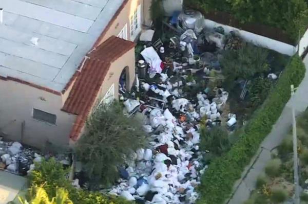 Trash house in Los Angeles 