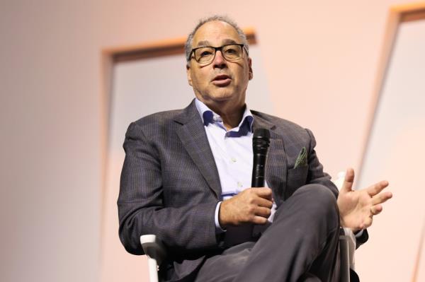 Chegg CEO Dan Rosensweig attributed the site's decline to the rise of artificial intelligence.