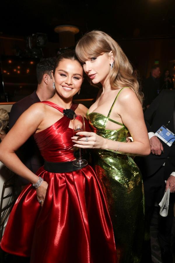 Selena Gomez reveals what she and Taylor Swift were talking a<em></em>bout at Golden Globes