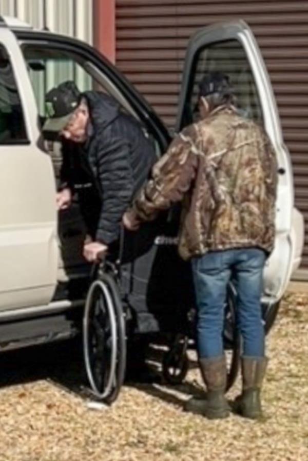 Jamie Spears surfaces for first time since leg amputation